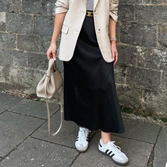 Black satin silk midi skirt - Picture 2 of 15